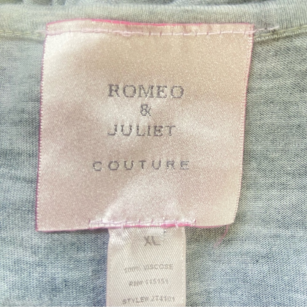 Romeo & Juliet Couture Sequined Gray Top - Picture 13 of 17